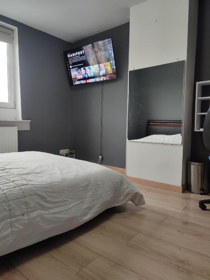 Chambre Prive Dans Une Maison Avec Terrasse Et Jardin Salles De Bain Partagees Apartment Lille Exterior photo