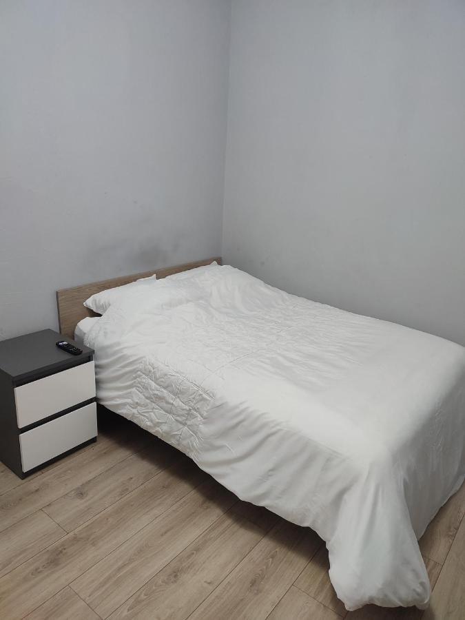 Chambre Prive Dans Une Maison Avec Terrasse Et Jardin Salles De Bain Partagees Apartment Lille Exterior photo